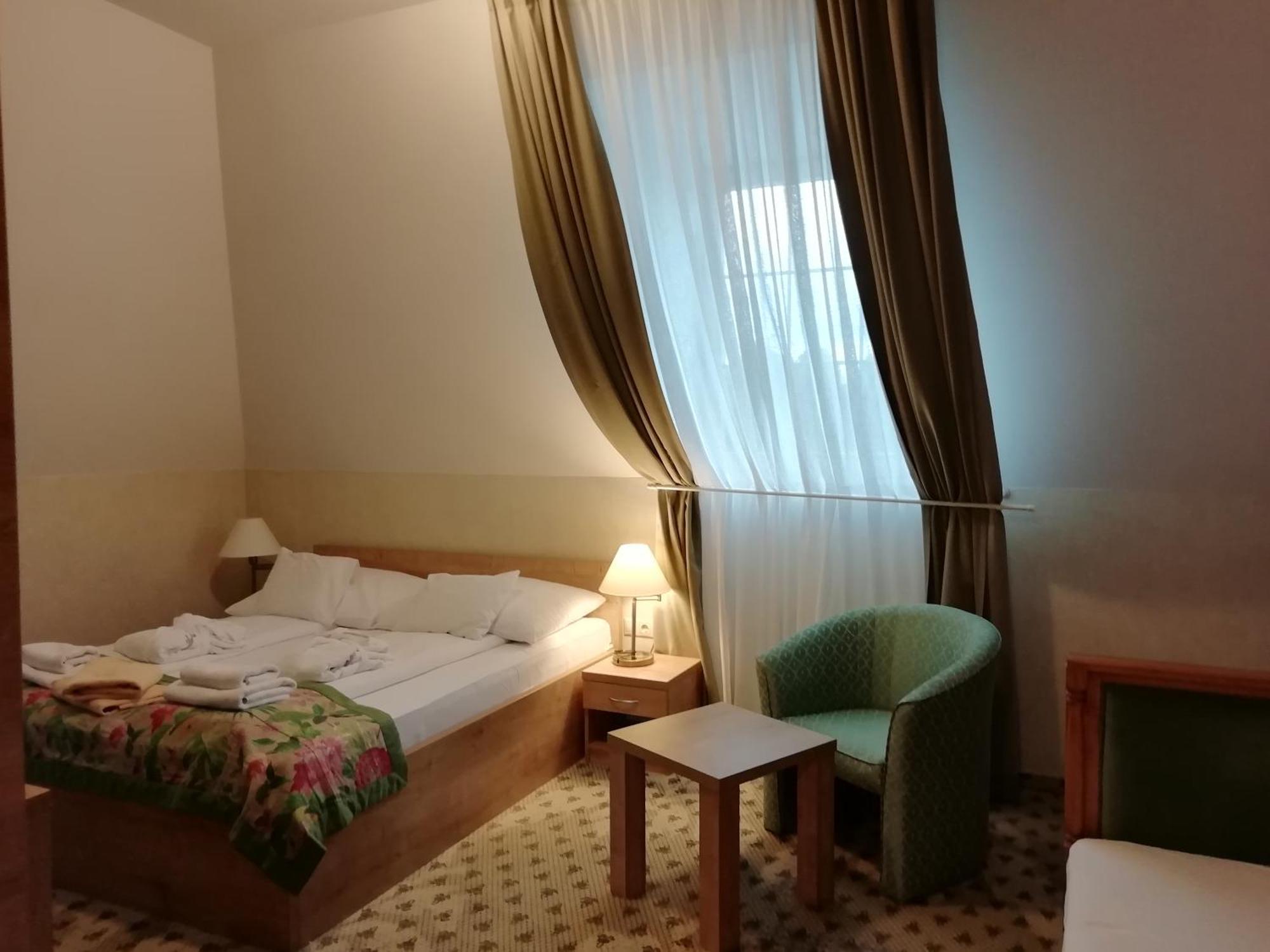 Batthyany Kuria Hotel Zalacsány Exterior foto